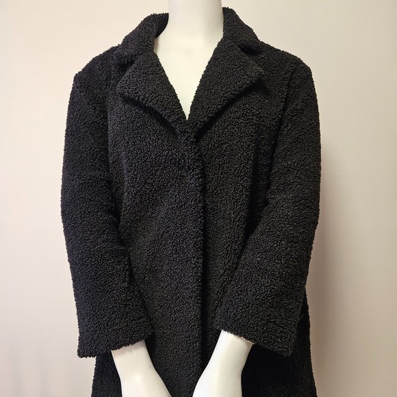 Sherpa Teddy Jacket, Canadian Designer Muriel Dombret - Picture 3 of 5